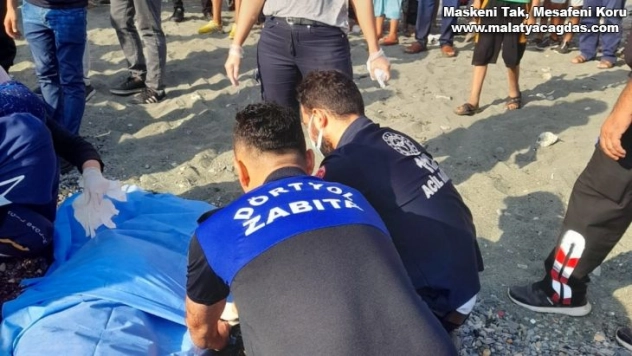 Hatay'da 2 arkadaştan 1'i boğuldu, diğeri denizde kayboldu
