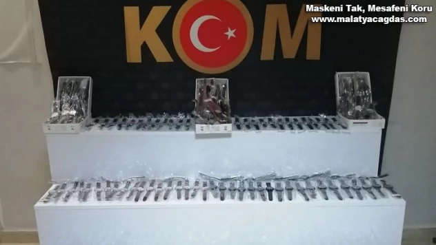Hatay'da 250 adet kaçak kol saati ele geçirildi