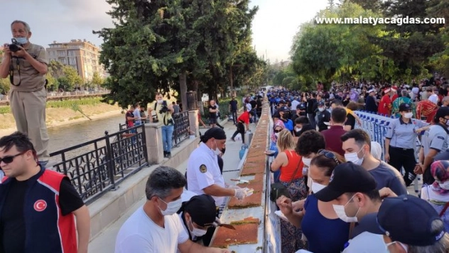 Hatay'da 82'nci yılda 82 metrelik künefe