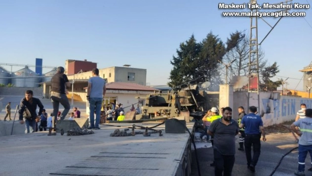 Hatay'da askeri araç fabrikanın duvarı çarpıp alev aldı: 2 ölü