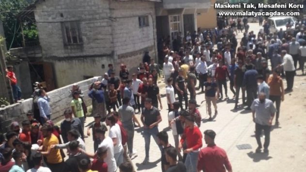 Hatay'da bayramın ilk gününde iki aile birbirine girdi