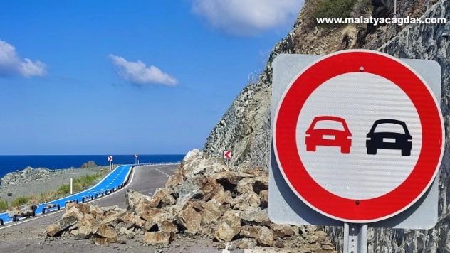 Hatay'da heyelan: Samandağ-Arsuz yolu trafiğe kapandı