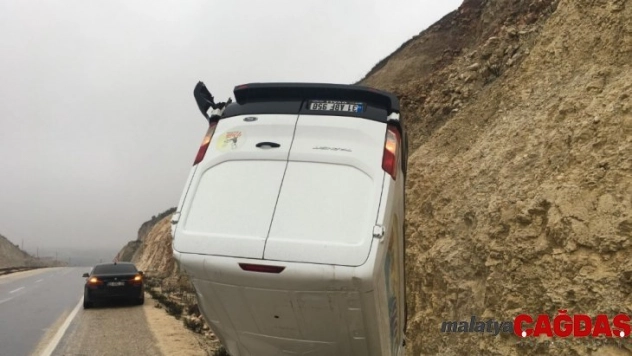 Hatay'da kamyonet devrildi: 1 yaralı