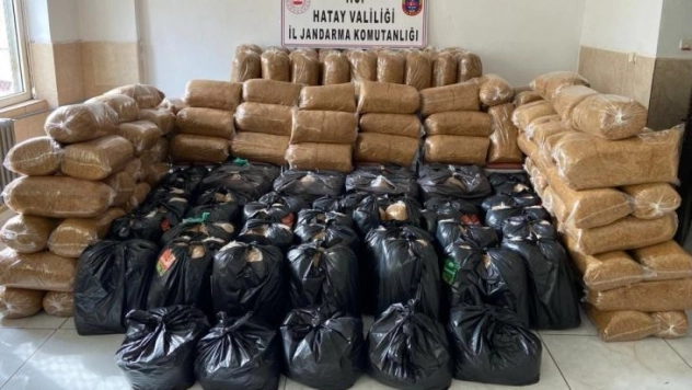 Hatay'da piyasa değeri 241 bin 650 TL olan kaçak tütün ele geçirildi
