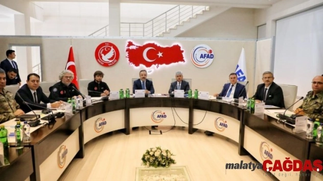 Hatay'da sınırdaki gelişmeleri değerlendirme toplantısı