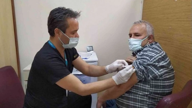 Hatay'da Turkovac aşısı yapılmaya başlandı