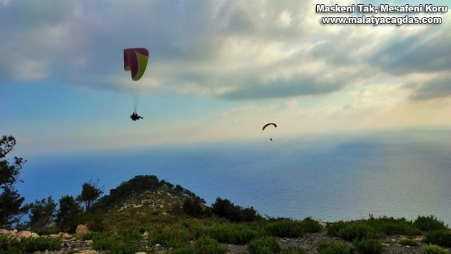 Hatay'da yamaç paraşütü yoğun ilgi görüyor