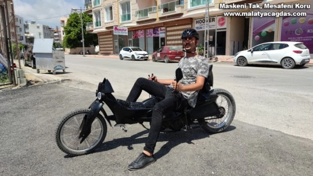 Hataylı genç, joystick kollu motosiklet yaptı