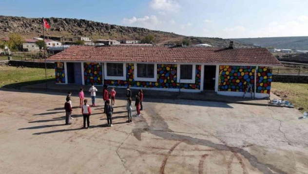 Hayali köy okulunda öğretmen olmaktı, hayalini gerçekleştirdi