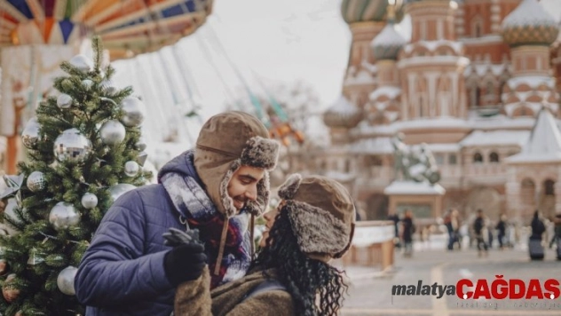 Hayatlarını otostopla dünyayı gezerek sürdürüyorlar
