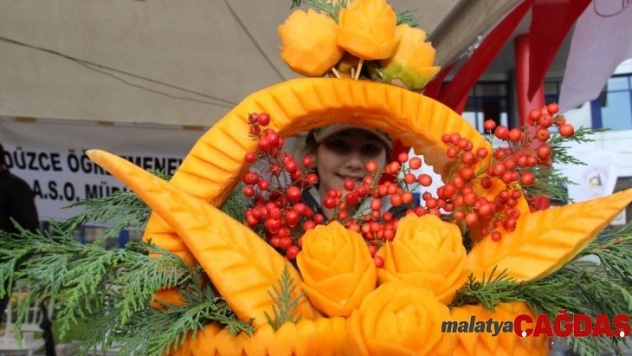 Hayvan ve çiçekler kabağa sığdı