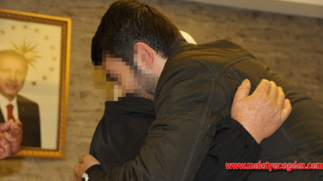 HDP önünde eylem başlattı, 6 yıl sonra oğluna kavuştu