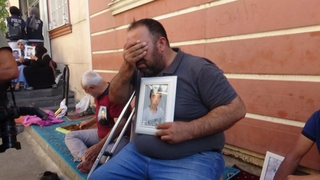 HDP önünde eylem yapan aile sayısı 44'e yükseldi