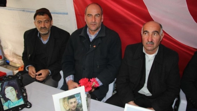 HDP önündeki ailelerin evlat nöbeti 162'nci gününde