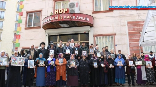 HDP önündeki ailelerin evlat nöbeti 197'nci gününde