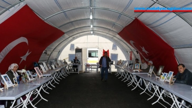 HDP önündeki ailelerin evlat nöbeti 207'inci gününde