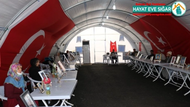 HDP önündeki ailelerin evlat nöbeti 210'uncu gününde