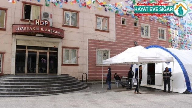 HDP önündeki ailelerin evlat nöbeti 213'üncü gününde