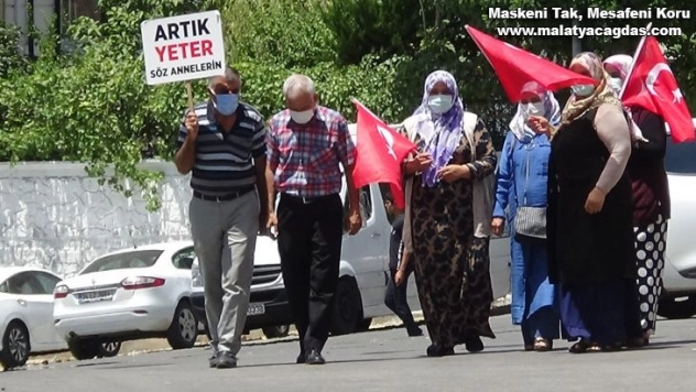 HDP önündeki evlat nöbetine bir aile daha katıldı