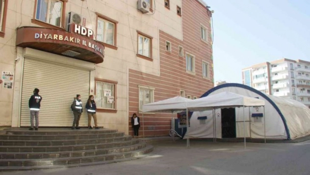 HDP ve PKK mağduru ailelerin evlat nöbeti 809'uncu gününde