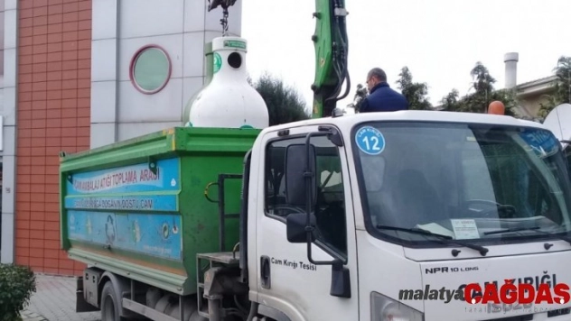 Hendek Belediyesi 2019'da 600 kilo yağ ve 643 ton atık pil topladı