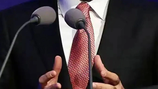 Her 30 dakikada bir yudum suyla ses tellerinizi koruyun!