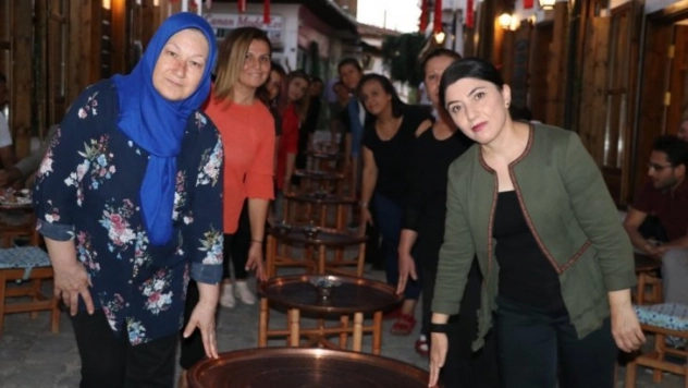 Her gün bu yemini ederek işe başlıyorlar