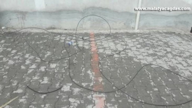 Hilvan'da yıldırımın düşme anı cep telefonu kamerasında