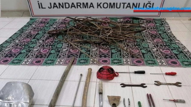Hırsızlar jandarma ekiplerinden kaçamadı