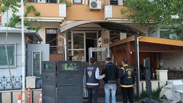 Hırsızlar polisten kaçamadı