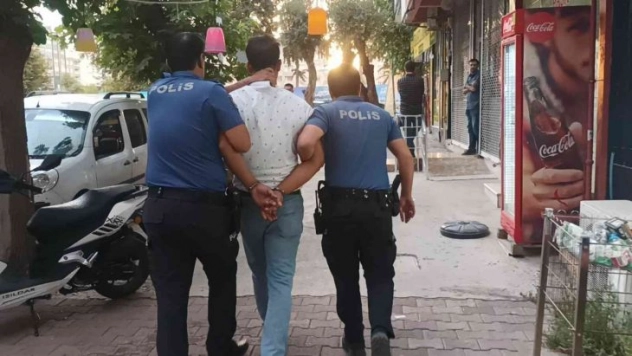 Hırsızlıktan aranan şahıs polisin kovalamacası ile yakalandı