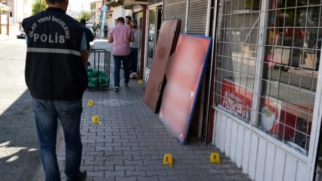 Hizmet tartışmasında muhtar havaya ateş etti