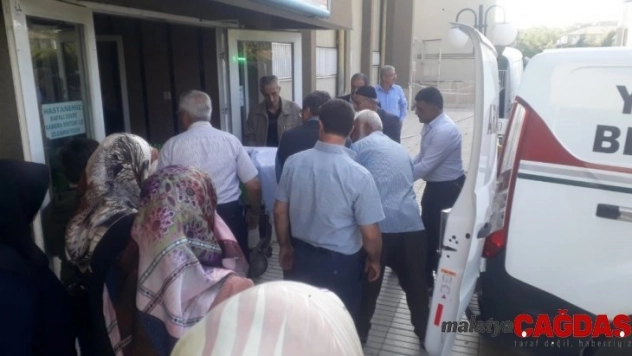 Hollanda'da öldürülen 2 çocuk annesi memleketi Elazığ'da toprağa verildi