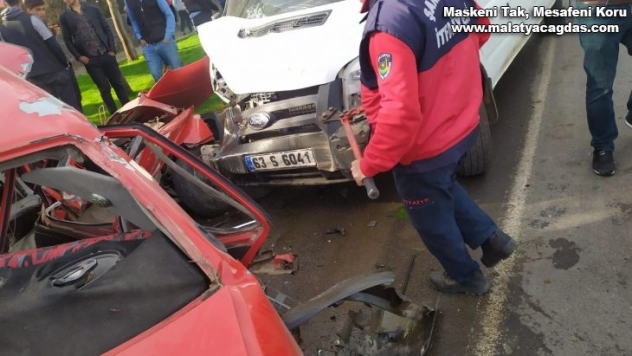 Hurdaya dönen araçtan sağ kurtuldu