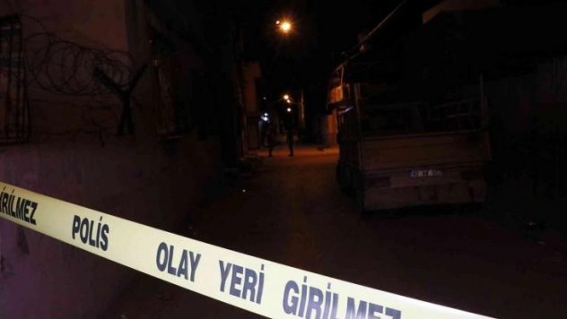 Husumetlileri tarafından silahlı saldırıya uğrayan genç öldü