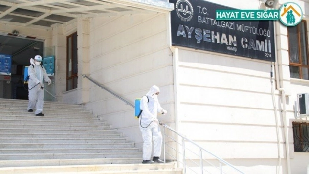 İbadete Açılacak Camilerde Dezenfekte Çalışması Başlattı