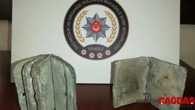 İbranice yazılmış 2 adet İncil ele geçirildi