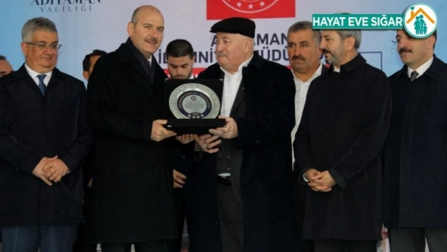 İçişleri Bakanı Soylu'nun plaket verdiği yardımsever iş adamı, korona virüsten hayatını kaybetti