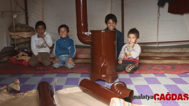 İHH'dan kamplara soba ve yakacak yardımı