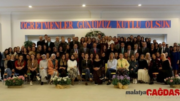 İhlas Koleji Öğretmenler Günü'nü kutladı