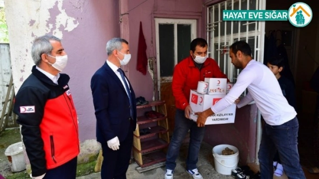 ihtiyaç sahiplerine gıda kolisi