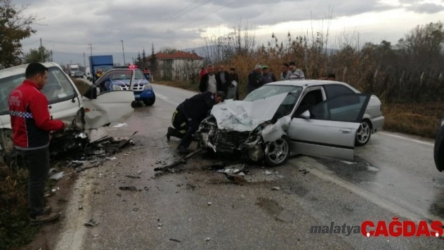 İki farklı kazada 7 kişi yaralandı