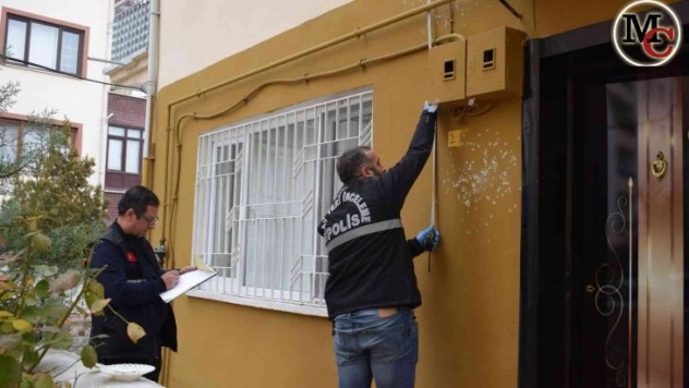 İki katlı ev kurşunların hedefi oldu