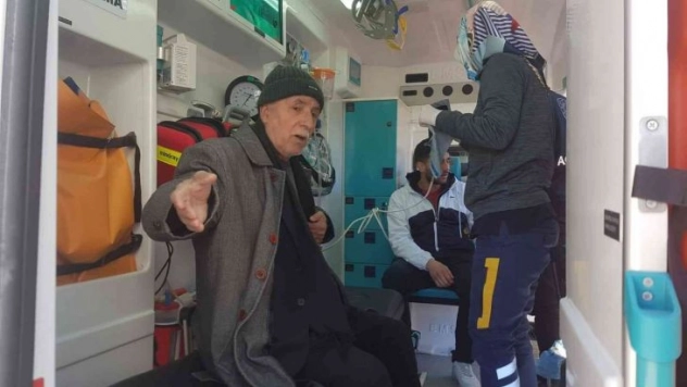 İki otomobil çarpıştı: 2 yaralı