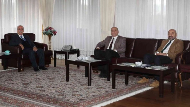 İl Müdürü Öztürk'ten Rektör Çomaklı'ya nezaket ziyareti