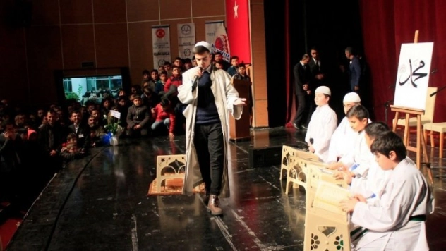 İlahi dinletisi büyük beğeni topladı