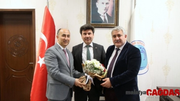 İlahiyat Fakültesinde Dekanlık Devir Teslim töreni yapıldı