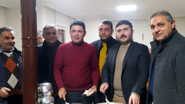 İlçe protokolü bir araya geldi, tel helva açtı