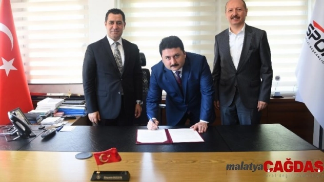 İlk spor kompleksi için imzalar atıldı