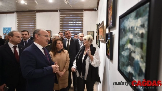 İlk Türk kadın mitinginin 100. yılında öğrenciler yararına resim ve seramik sergisi